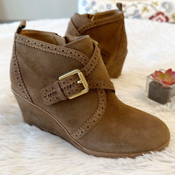NEW Franco Sarto Arielle Brown Suede Wedge Buckle Ankle Bootie women size 8 - Picture 6 of 8